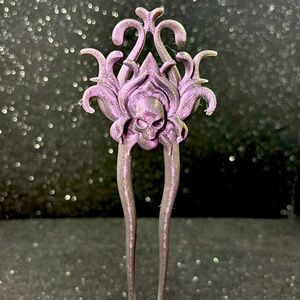 💀✨ Goth‎ Skull Hair Pin✨💀 Purple Color Shift Hair Accessory with Skull